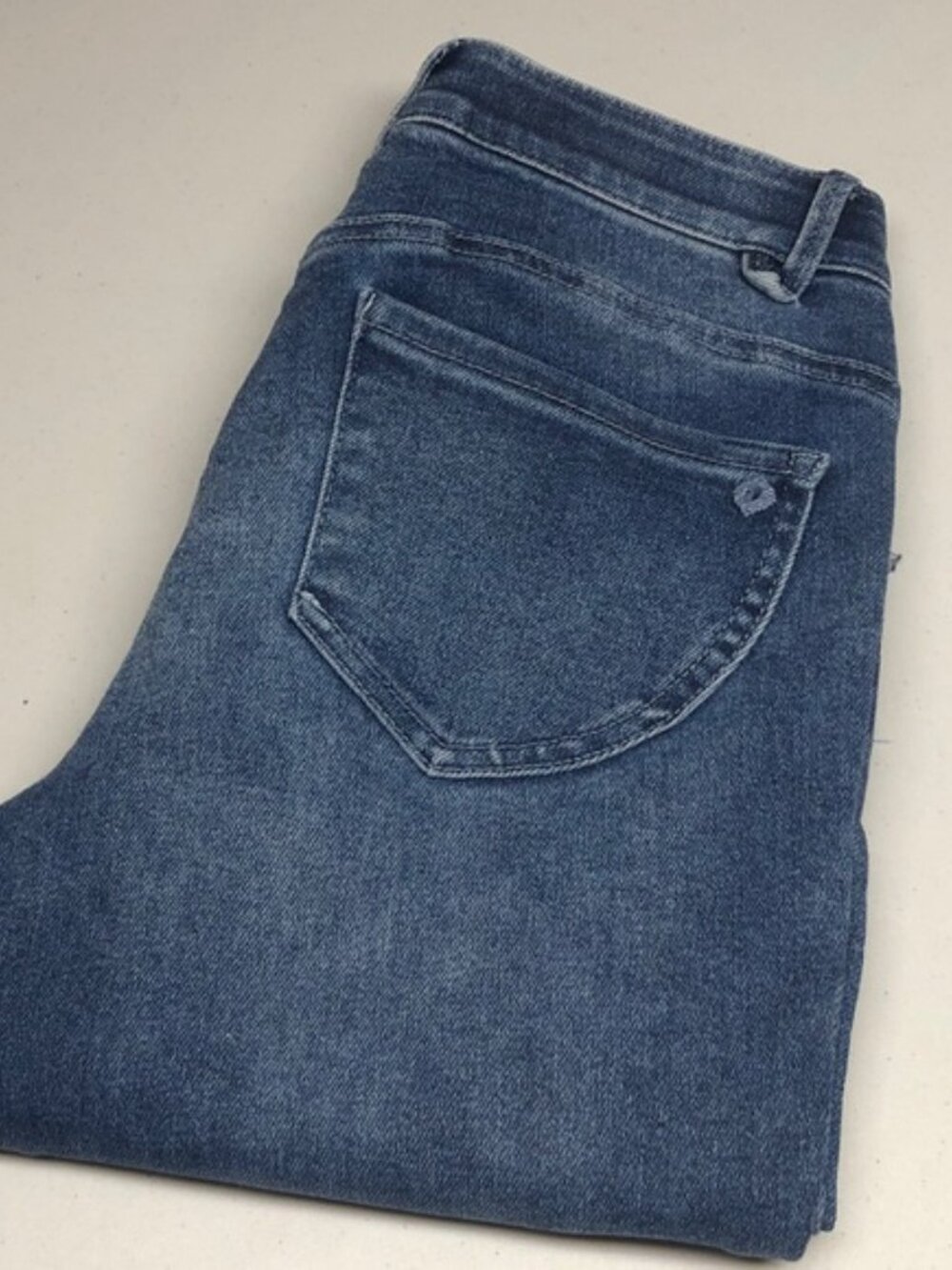 DEMOCRACY AB TECHNOLOGY ROLLUP CAPRI JEANS 8/29x23 ⭐️